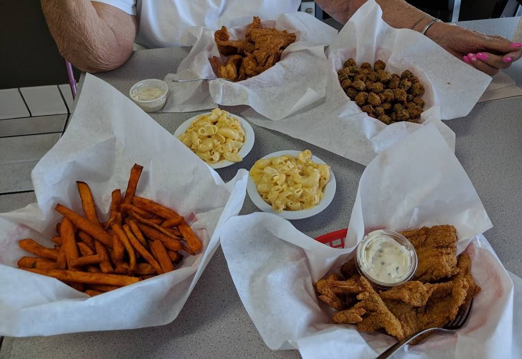 AJs Fish Market | restaurant | 16776 Lakeshore Dr, Lake Elsinore, CA 92530, USA | 9516745259 OR +1 951-674-5259