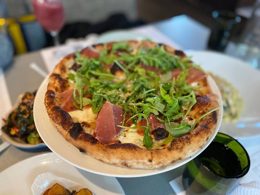 Sixty Vines | restaurant | 2540 University Blvd, Houston, TX 77005, USA | 2818008808 OR +1 281-800-8808