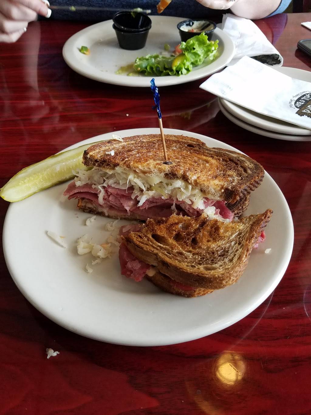 Backyard Grill-Bar | restaurant | 838 E Johnson St, Fond du Lac, WI 54935, USA | 9209249400 OR +1 920-924-9400