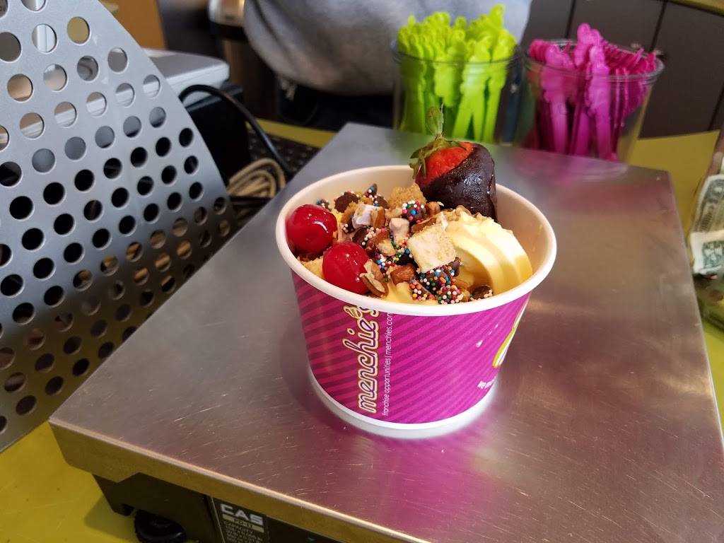 Menchies Frozen Yogurt | bakery | 6450 N Desert Blvd Bldg B, El Paso, TX 79912, USA | 9152709629 OR +1 915-270-9629