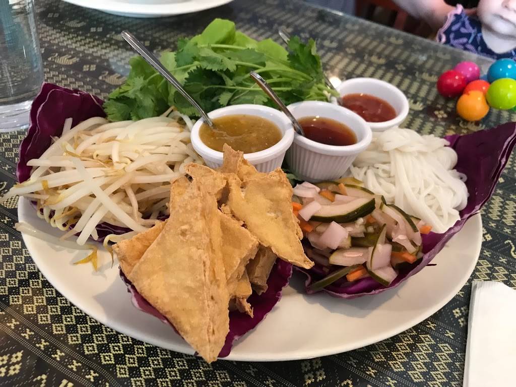 Thai Moon | restaurant | 663 Massachusetts Ave, Arlington, MA 02476, USA | 7816463334 OR +1 781-646-3334