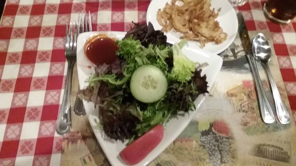 Albaneses Roadhouse | restaurant | 2301 W Bluemound Rd, Waukesha, WI 53186, USA | 2627851930 OR +1 262-785-1930