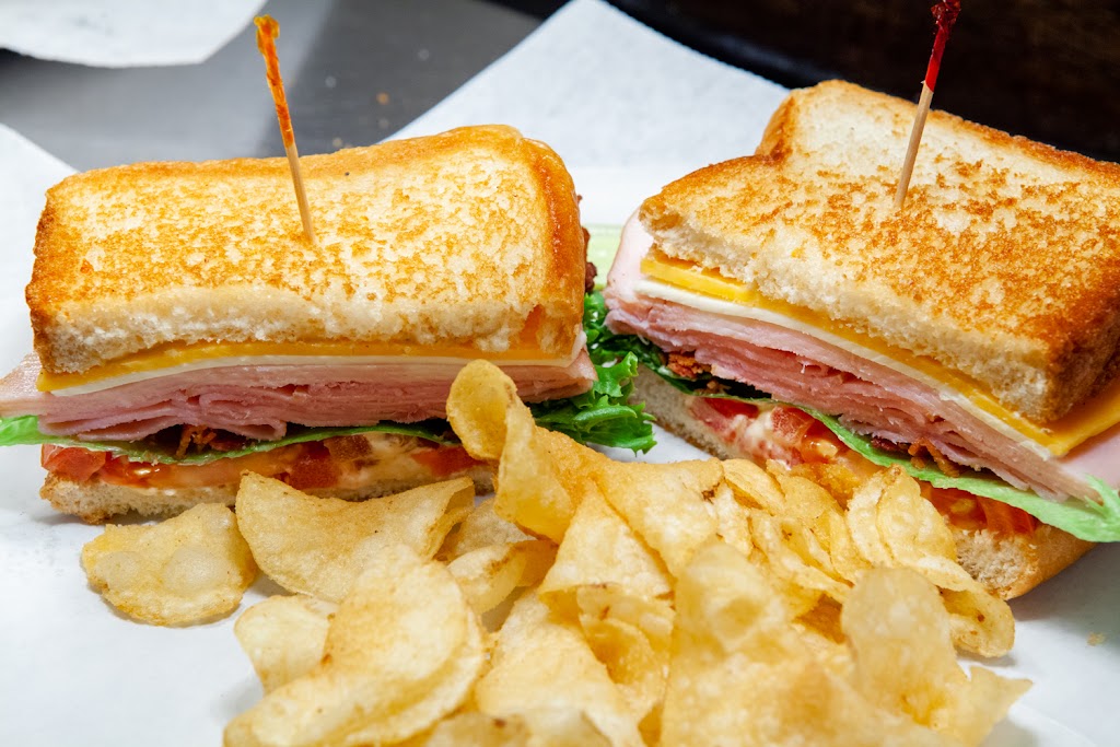 The Mathis Grill | restaurant | Rd #111, 8618 N Terminal Cir, San Angelo, TX 76904, USA | 3257036683 OR +1 325-703-6683