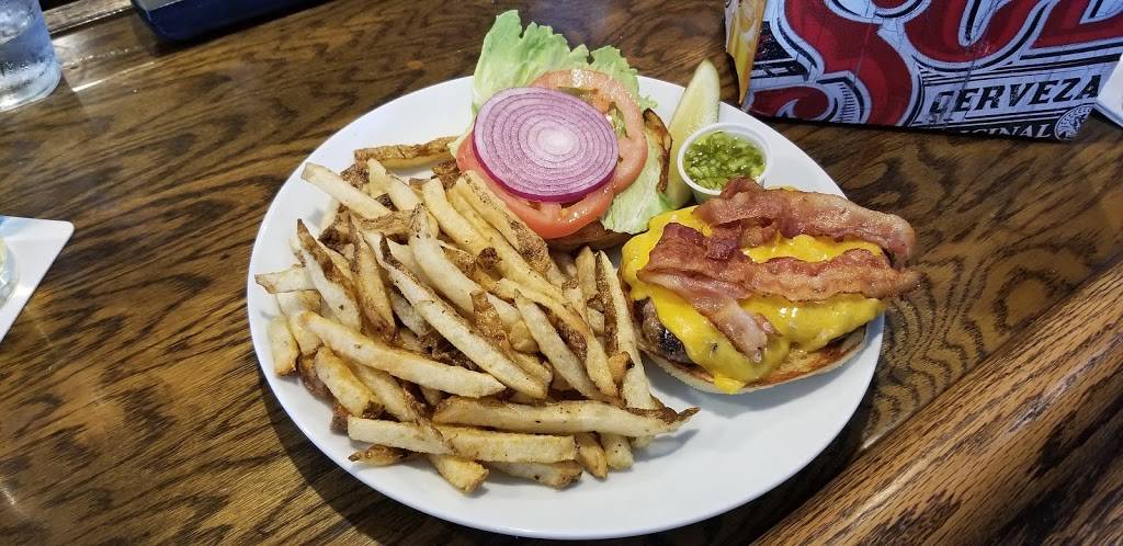 Black Pearl Pub | restaurant | 705 Fanshawe Park Rd W, London, ON N6G 5B4, Canada | 5196014782 OR +1 519-601-4782