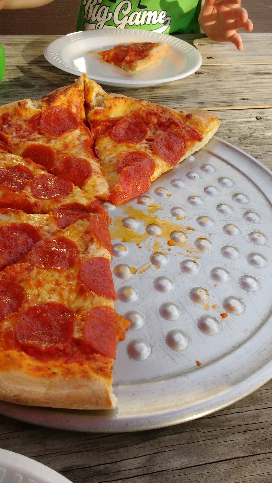 Luigis | restaurant | 101 N Main St, Naples, NY 14512, USA | 5853745110 OR +1 585-374-5110