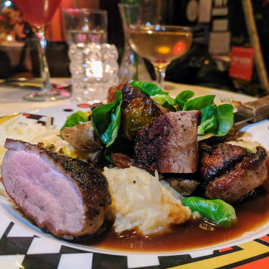 The Pasta Tree Restaurant & Wine Bar | restaurant | 1503 N Farwell Ave, Milwaukee, WI 53202, USA | 4142768867 OR +1 414-276-8867