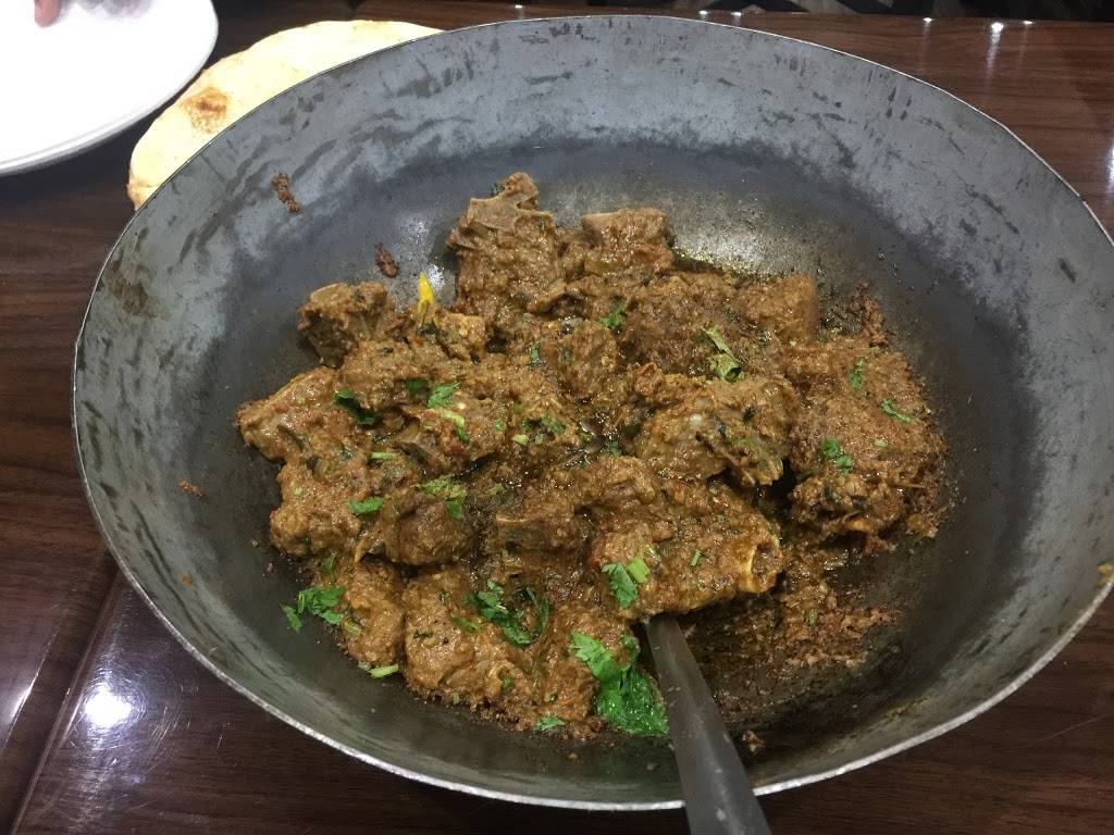 Hot Plate | restaurant | 69 Dundas St W, Mississauga, ON L5B 1H7, Canada | 9058484100 OR +1 905-848-4100