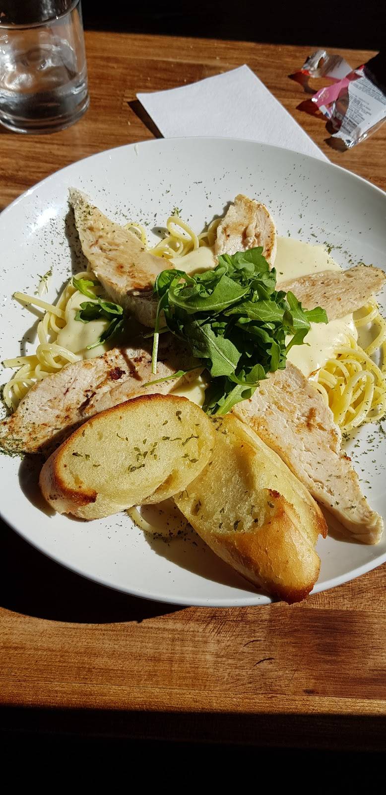 OCentro Pub & Grill | restaurant | 268 Rue des Forges, Trois-Rivières, QC G9A 2G8, Canada | 8198402601 OR +1 819-840-2601