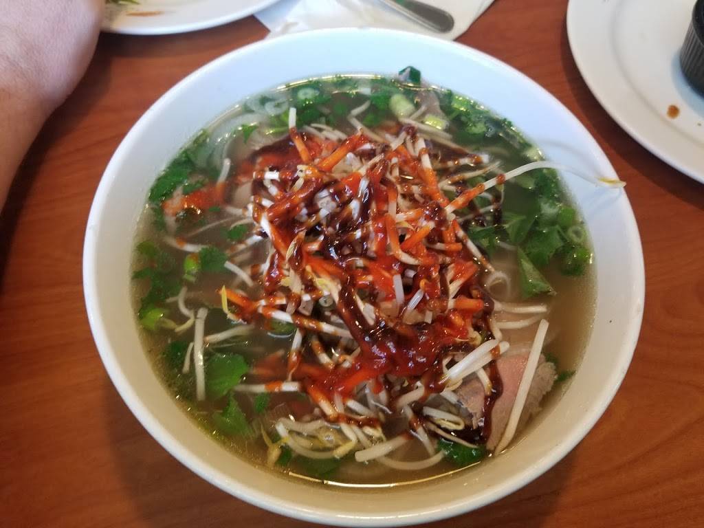 Pho Lucky | restaurant | 23838 Joy Rd, Redford Charter Twp, MI 48239, USA | 3135322333 OR +1 313-532-2333