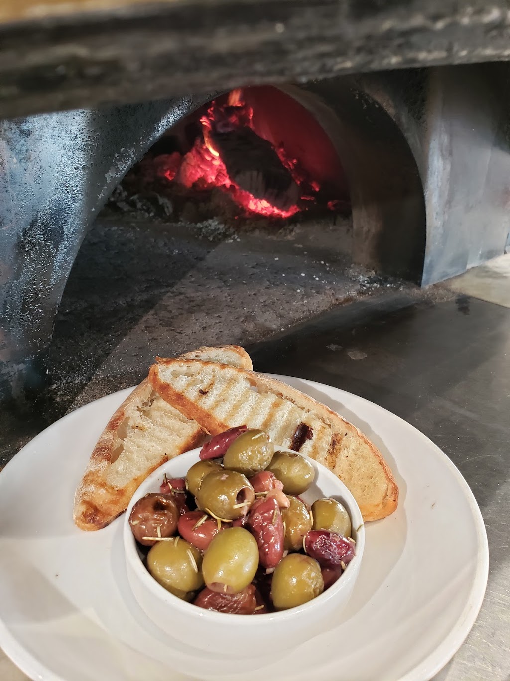 Pizzeria Trasimeno | restaurant | 1350 Concourse Ave Suite 181, Memphis, TN 38104, USA | 9013081113 OR +1 901-308-1113