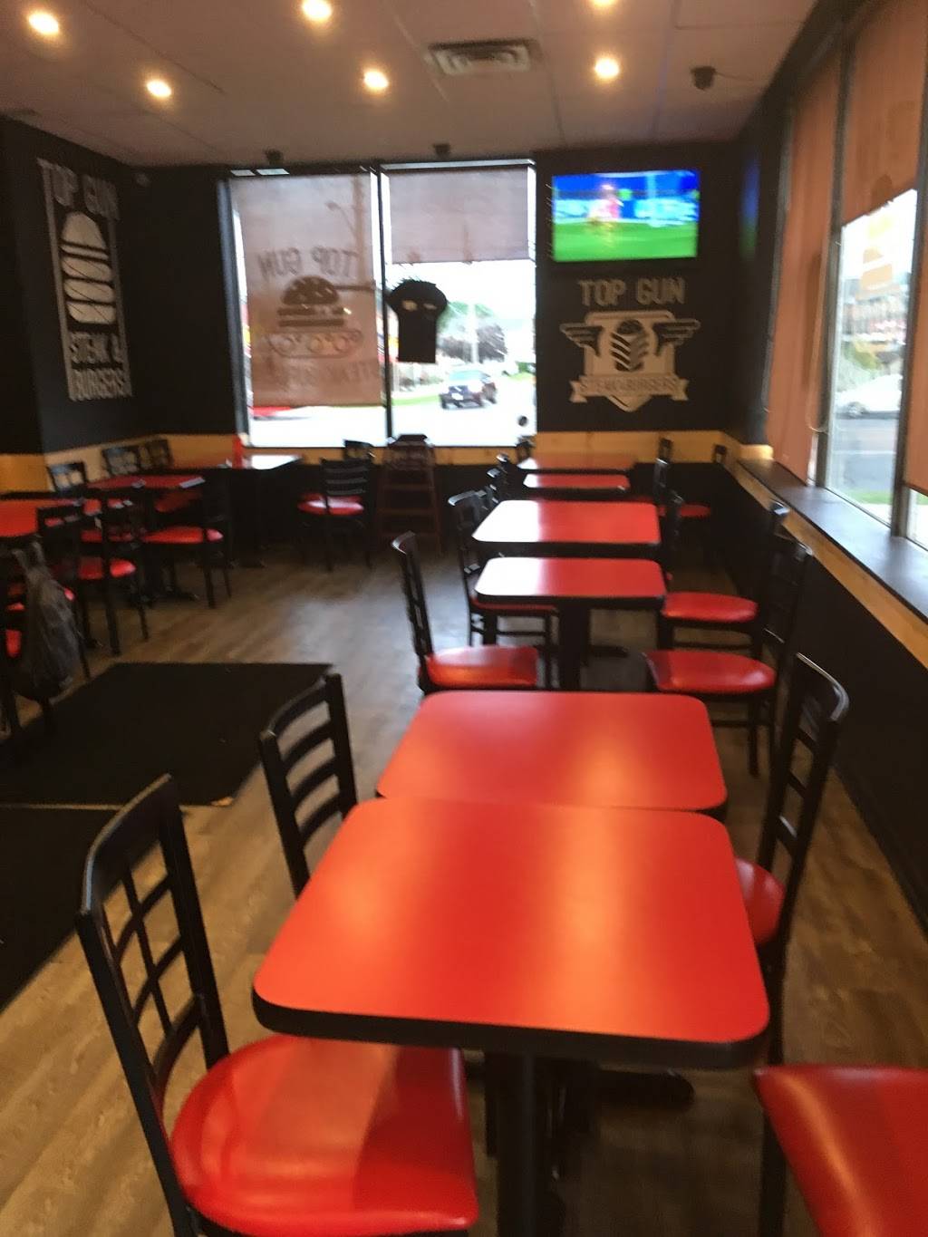 Top Gun Burger | restaurant | 1960 Lawrence Ave E, Scarborough, ON M1R 2Z1, Canada | 4167929440 OR +1 416-792-9440