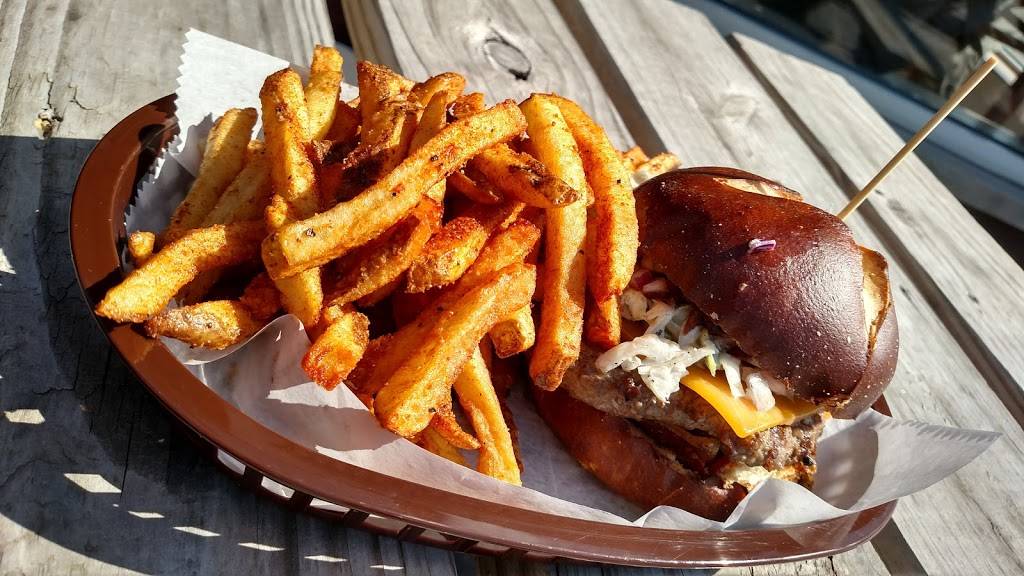 American WildBurger | restaurant | 1534 E Oakton St, Des Plaines, IL 60018, USA | 2249389772 OR +1 224-938-9772