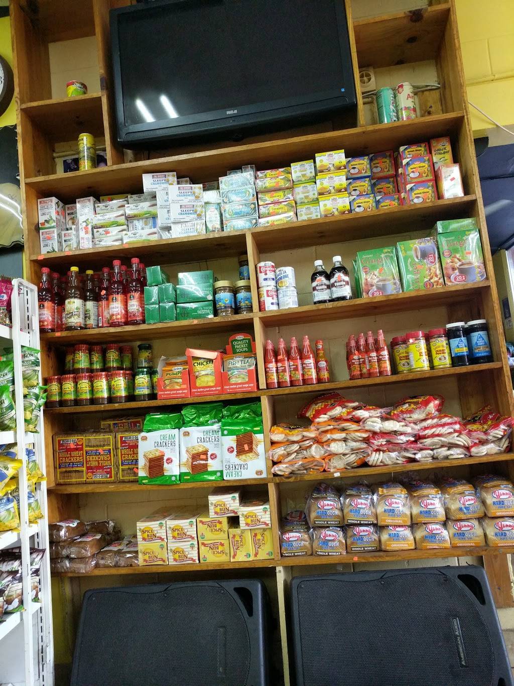 Negril Restaurant | restaurant | 6301 Silver Star Rd, Orlando, FL 32818, USA | 4072975729 OR +1 407-297-5729