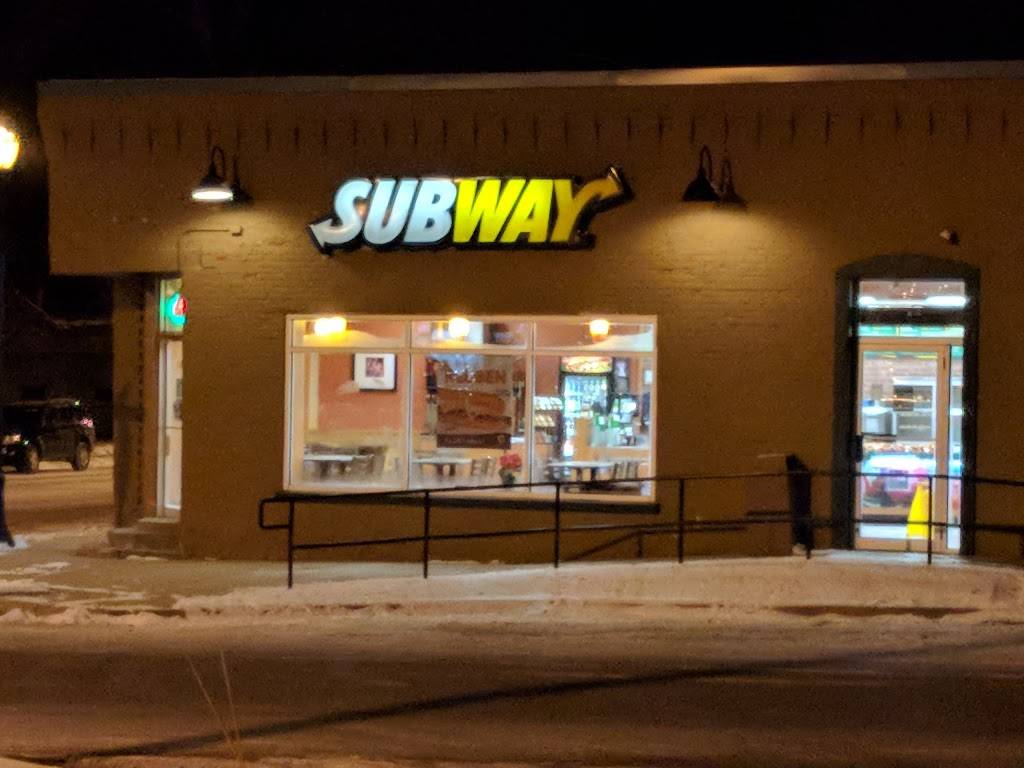 Subway | restaurant | 200 W Lincoln Hwy, Hinckley, IL 60520, USA | 8152867007 OR +1 815-286-7007