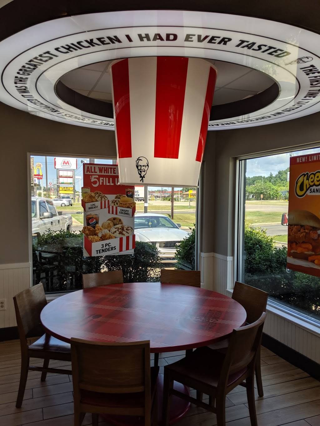 KFC | restaurant | 917 W South Blvd, Montgomery, AL 36105, USA | 3346123345 OR +1 334-612-3345