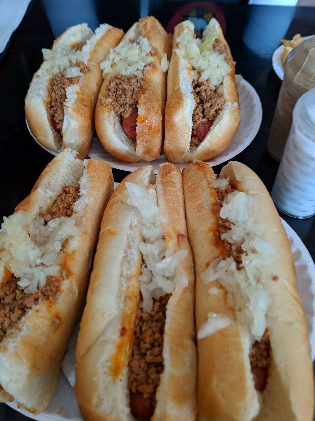 Curtis Famous Weiners | restaurant | 35 N Liberty St, Cumberland, MD 21502, USA | 3017599707 OR +1 301-759-9707