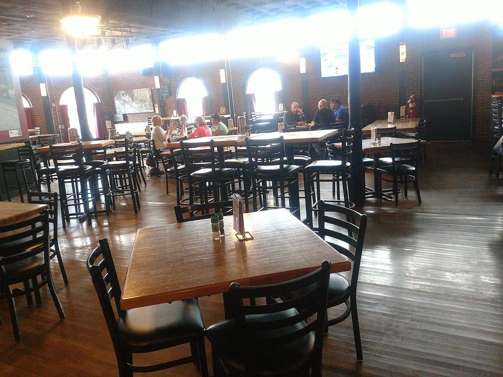 Silver Street Tavern | night club | 2 Silver St, Waterville, ME 04901, USA | 2076802163 OR +1 207-680-2163