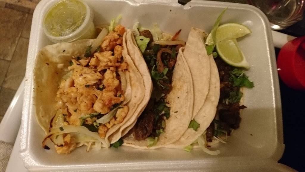 Pollo Royal | restaurant | 18 Irving St, Framingham, MA 01702, USA | 7747775872 OR +1 774-777-5872