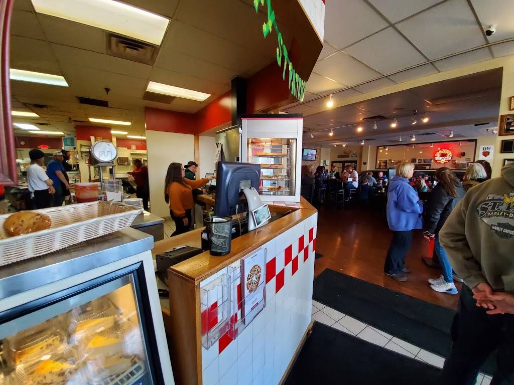 Frankies Chicago Style | restaurant | 3556 Winnetka Ave N, New Hope, MN 55427, USA | 7635457767 OR +1 763-545-7767