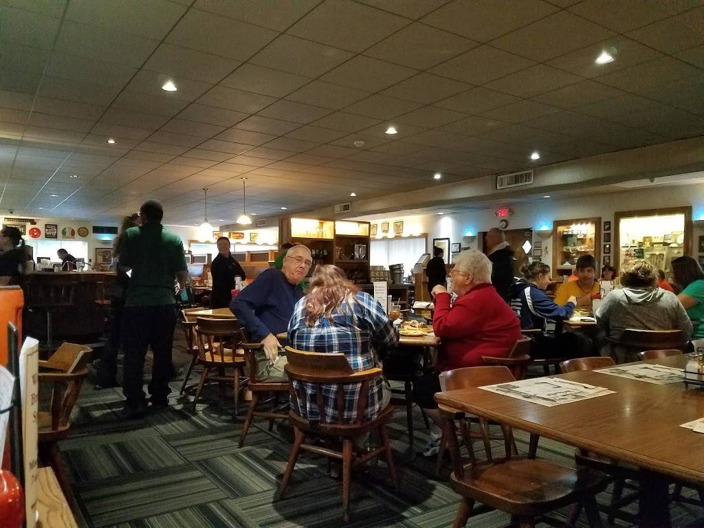 The Brass Rail | restaurant | 3015 Lehigh St, Allentown, PA 18103, USA | 6107971927 OR +1 610-797-1927