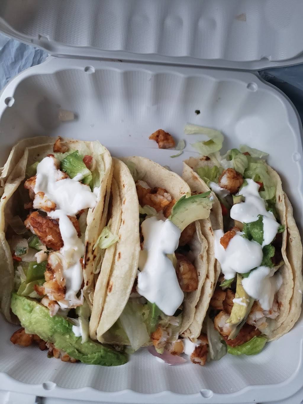 Perus Chicken | restaurant | 9001 Annapolis Rd, Lanham, MD 20706, USA | 2407143777 OR +1 240-714-3777