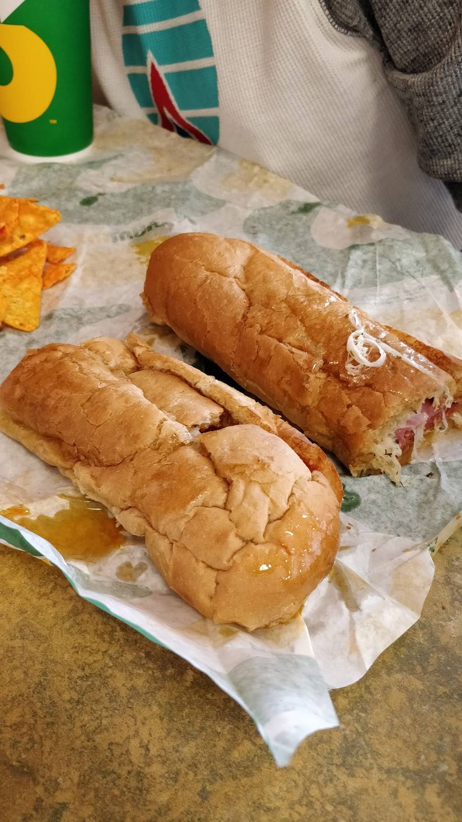 Subway | restaurant | 100 E Fleming Dr, Morganton, NC 28655, USA | 8284320070 OR +1 828-432-0070