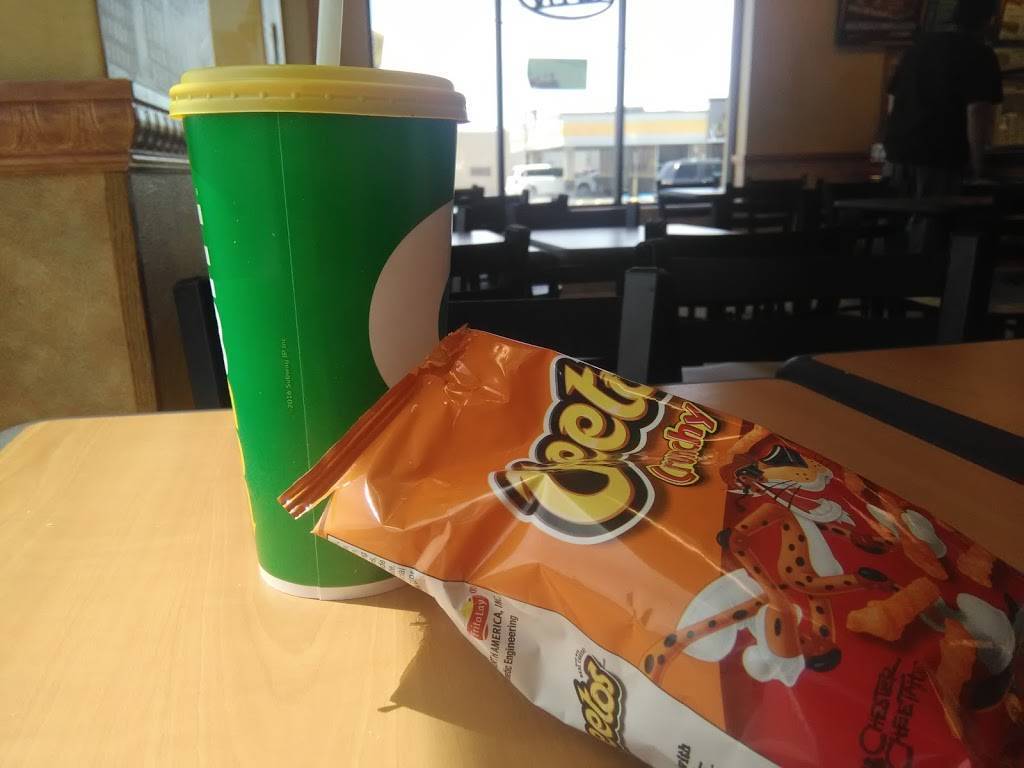 Subway | meal takeaway | 8026 N Mesa St, El Paso, TX 79932, USA | 9155848110 OR +1 915-584-8110