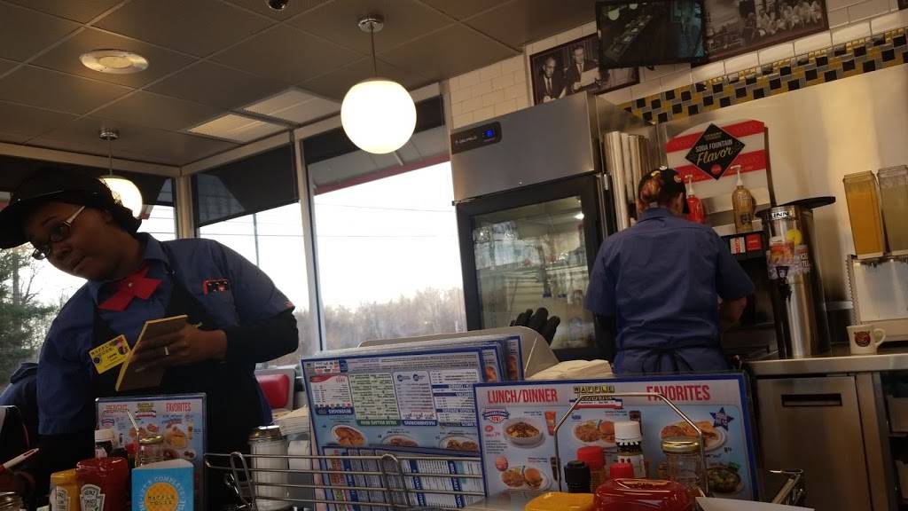 Waffle House | restaurant | 17678 Forest Rd, Forest, VA 24551, USA | 5404256908 OR +1 540-425-6908