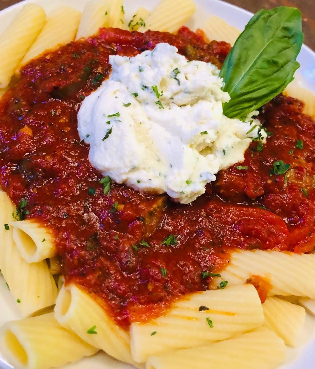 Ginos Italian Grill & Bar | restaurant | 8389 Mayfield Rd, Chesterland, OH 44026, USA | 4406884483 OR +1 440-688-4483