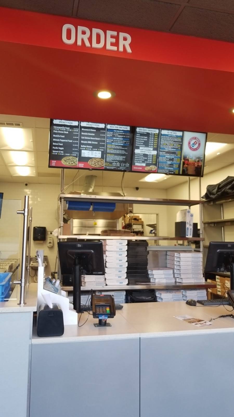 Dominos Pizza | meal delivery | 1453 E Hyde Park Blvd, Chicago, IL 60615, USA | 7733243800 OR +1 773-324-3800