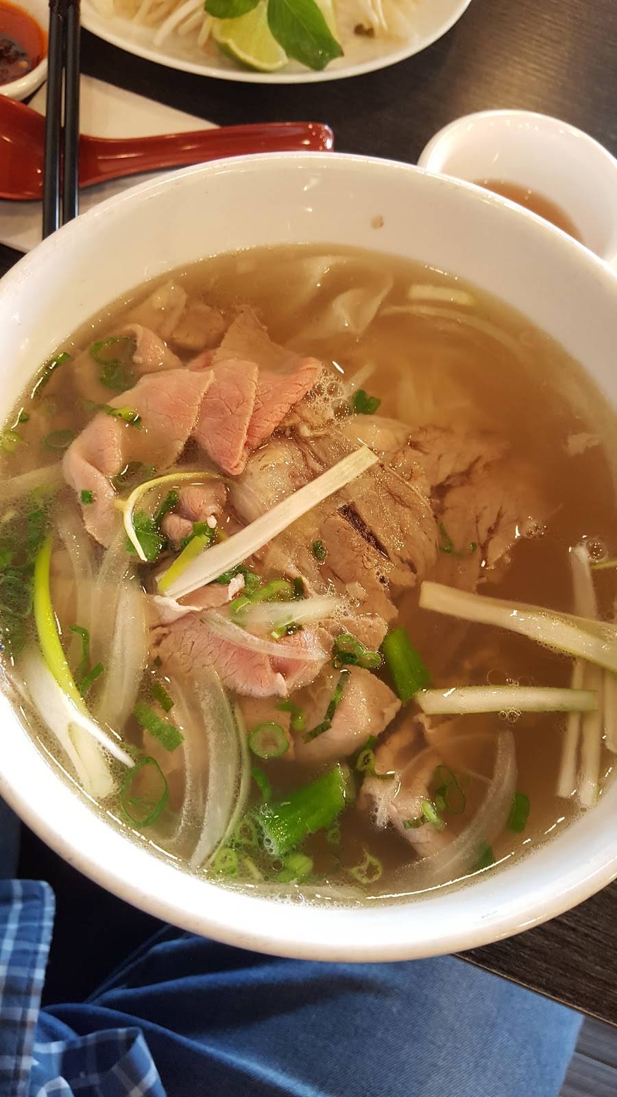 Pho Lee Restaurant | restaurant | 1030 Adelaide St N #8c, London, ON N5Y 2M9, Canada | 5196671828 OR +1 519-667-1828