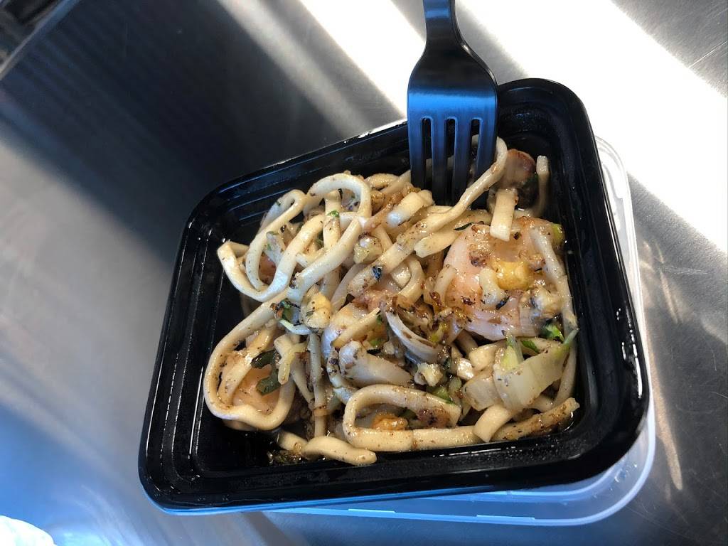 Knoodle Hut | restaurant | 1955 Niles Cortland Rd NE STE 4, Warren, OH 44484, USA | 2348064335 OR +1 234-806-4335