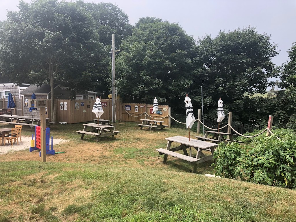 Club Soda | restaurant | 35 Connecticut Ave, New Shoreham, RI 02807, USA | 4014665397 OR +1 401-466-5397