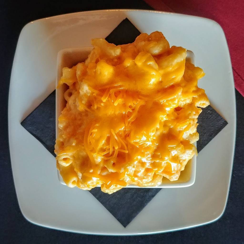 MOMs on Main | restaurant | 1734 Main St, Columbia, SC 29201, USA | 8037084313 OR +1 803-708-4313