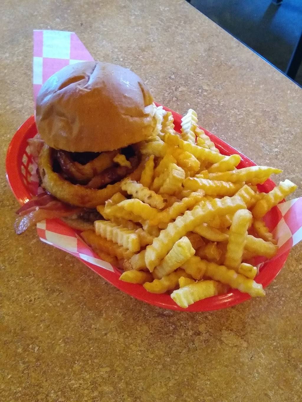 Danny Bs | restaurant | 220 1st Ave W, Foley, MN 56329, USA | 3209686941 OR +1 320-968-6941