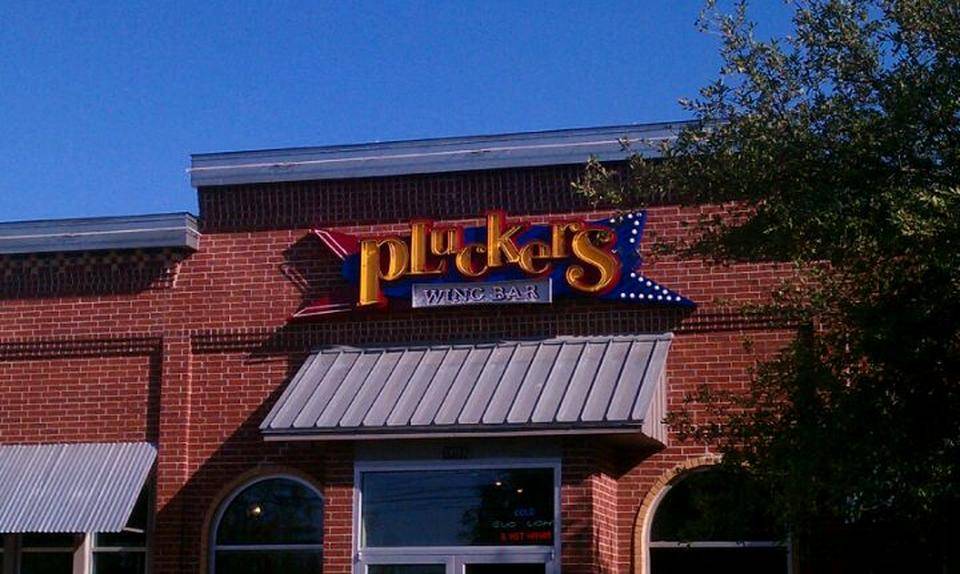 Pluckers Wing Bar | restaurant | 3909-B S Lamar Blvd, Austin, TX 78704, USA | 5124439464 OR +1 512-443-9464