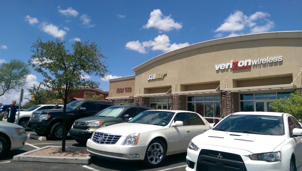 Subway | restaurant | Fulton Ranch Towne Center, 4200 S Arizona Ave Suite 4, Chandler, AZ 85248, USA | 4808020440 OR +1 480-802-0440