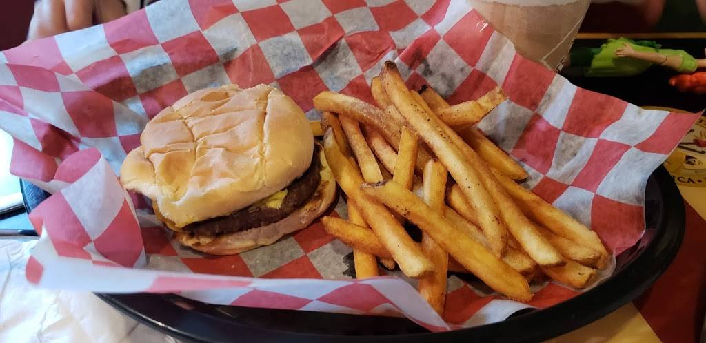 Family Tradition Restaurant | restaurant | 531 S Main St, Harrisville, PA 16038, USA | 7247352070 OR +1 724-735-2070