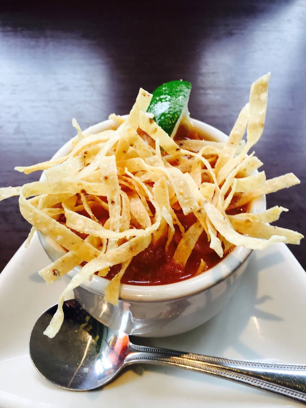 Houlihans | restaurant | 1900 S 1st St, Champaign, IL 61820, USA | 2178195005 OR +1 217-819-5005