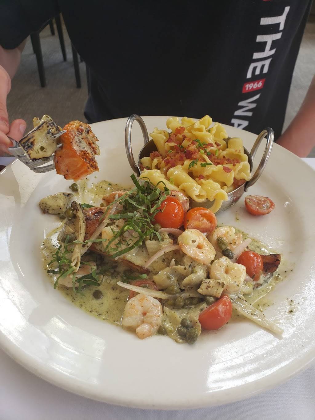 Broadway 10 Bar & Chophouse | restaurant | 1101, Buick Building, N Broadway Ave, Oklahoma City, OK 73103, USA | 4052123949 OR +1 405-212-3949