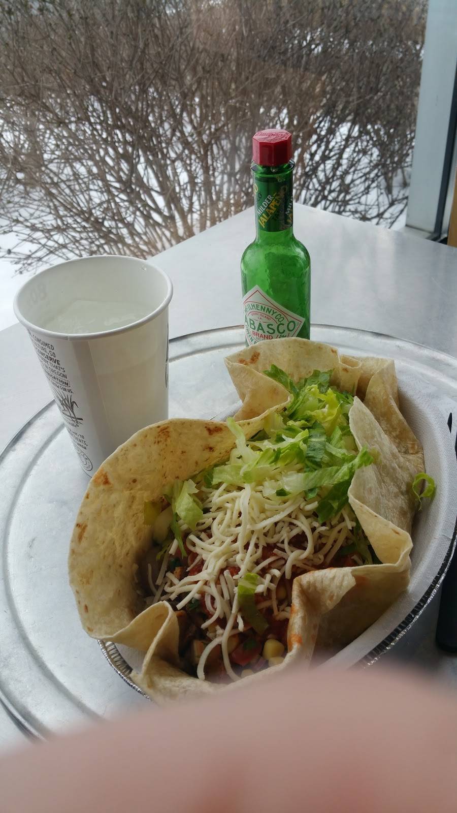 Chipotle Mexican Grill | restaurant | 3581 Maple Ave, Zanesville, OH 43701, USA | 7404523154 OR +1 740-452-3154