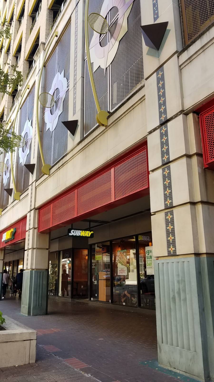 Subway Restaurants | restaurant | 240 E Houston St, San Antonio, TX 78205, USA | 2102242523 OR +1 210-224-2523