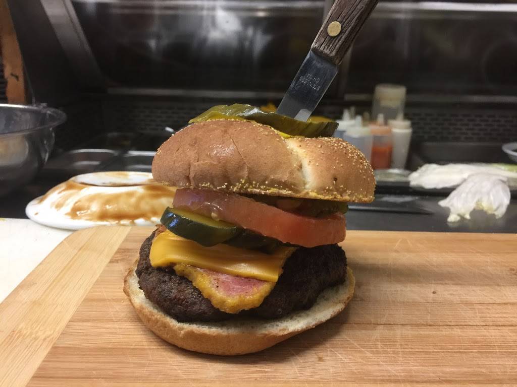 The BarnYard | restaurant | 559 Dundas St, Woodstock, ON N4S 1C7, Canada | 5195372711 OR +1 519-537-2711