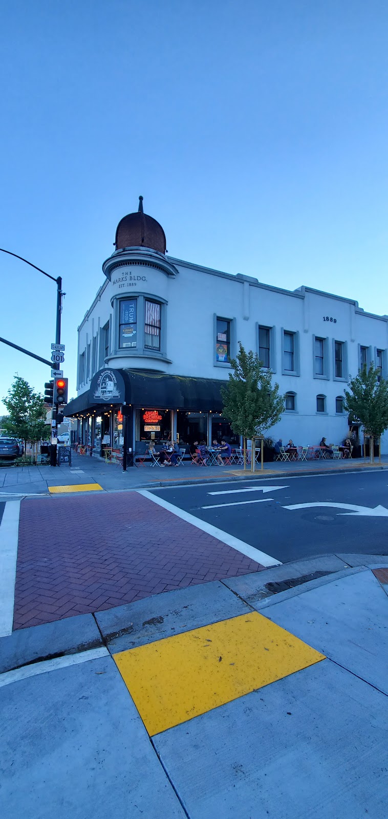 Ukiah Brewing Company | restaurant | 102 S State St, Ukiah, CA 95482, USA | 7074685898 OR +1 707-468-5898