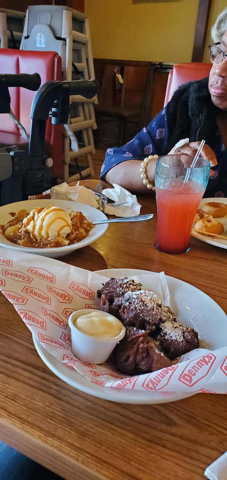 Dennys | restaurant | 310 N Nellis Blvd, Las Vegas, NV 89110, USA | 7024525885 OR +1 702-452-5885