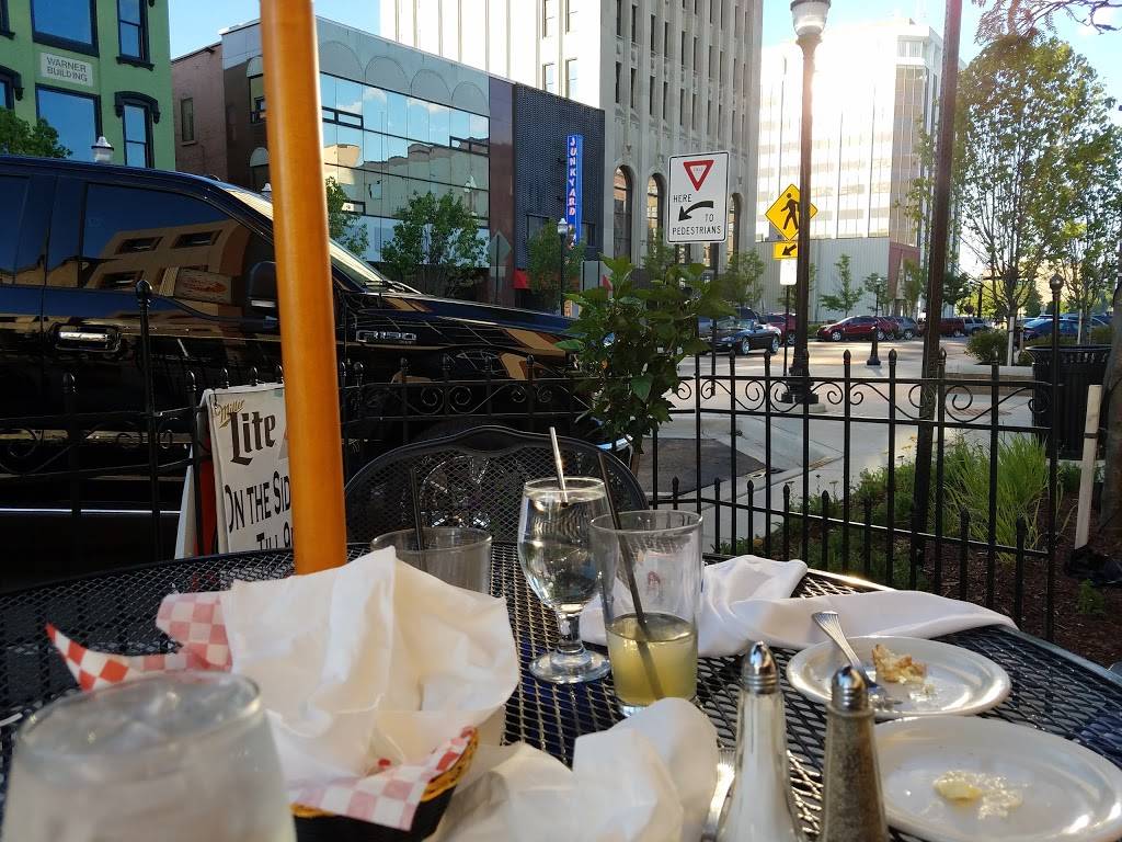 Bella Notte | restaurant | 137 W Michigan Ave, Jackson, MI 49201, USA | 5177825727 OR +1 517-782-5727