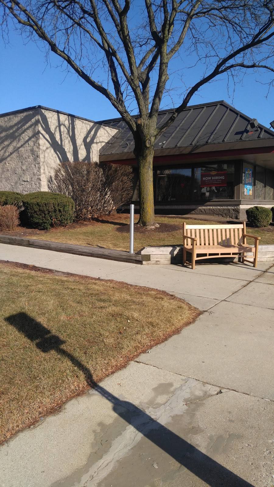 Dennys | restaurant | 2063 Skokie Valley Rd, Highland Park, IL 60035, USA | 8474333870 OR +1 847-433-3870