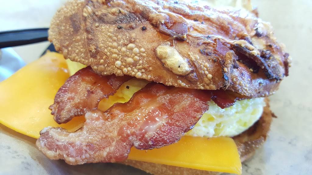 Noahs Bagels | cafe | 250 N Larchmont Blvd, Los Angeles, CA 90004, USA | 3234662924 OR +1 323-466-2924