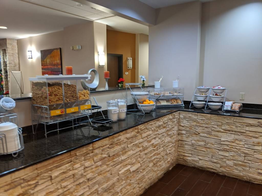 Comfort Suites | restaurant | 68073 Highway 59, Mandeville, LA 70471, USA | 9852315859 OR +1 985-231-5859