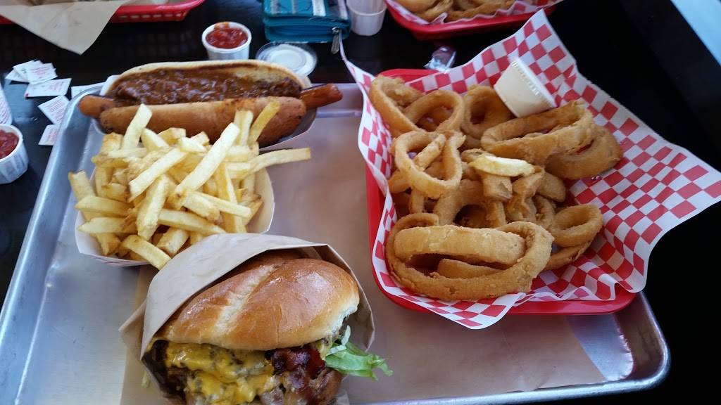 Angelos Burgers | restaurant | 2035 S Coast Hwy, Oceanside, CA 92054, USA | 7609679911 OR +1 760-967-9911